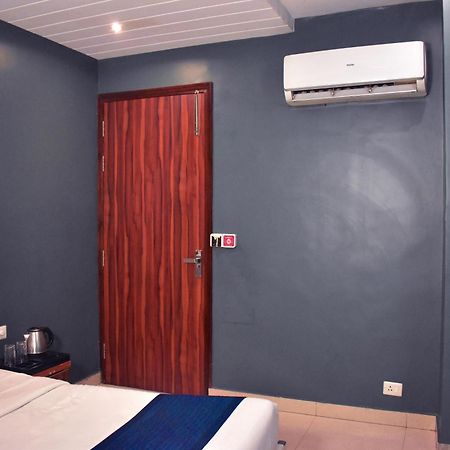 Qotel Hotel Church House Rohini Sector 15 Delhi  Exteriör bild