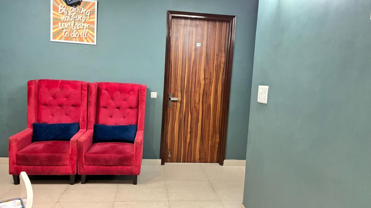 Qotel Hotel Church House Rohini Sector 15 Delhi  Exteriör bild