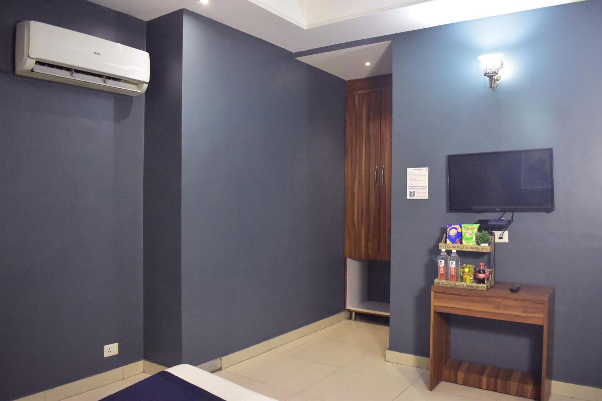 Qotel Hotel Church House Rohini Sector 15 Delhi  Exteriör bild